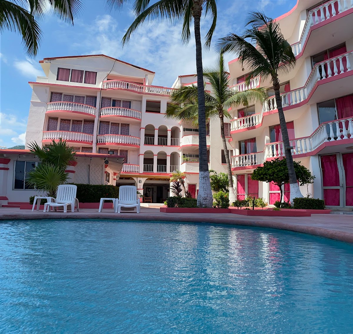 Maralisa Hotel And Beach Club